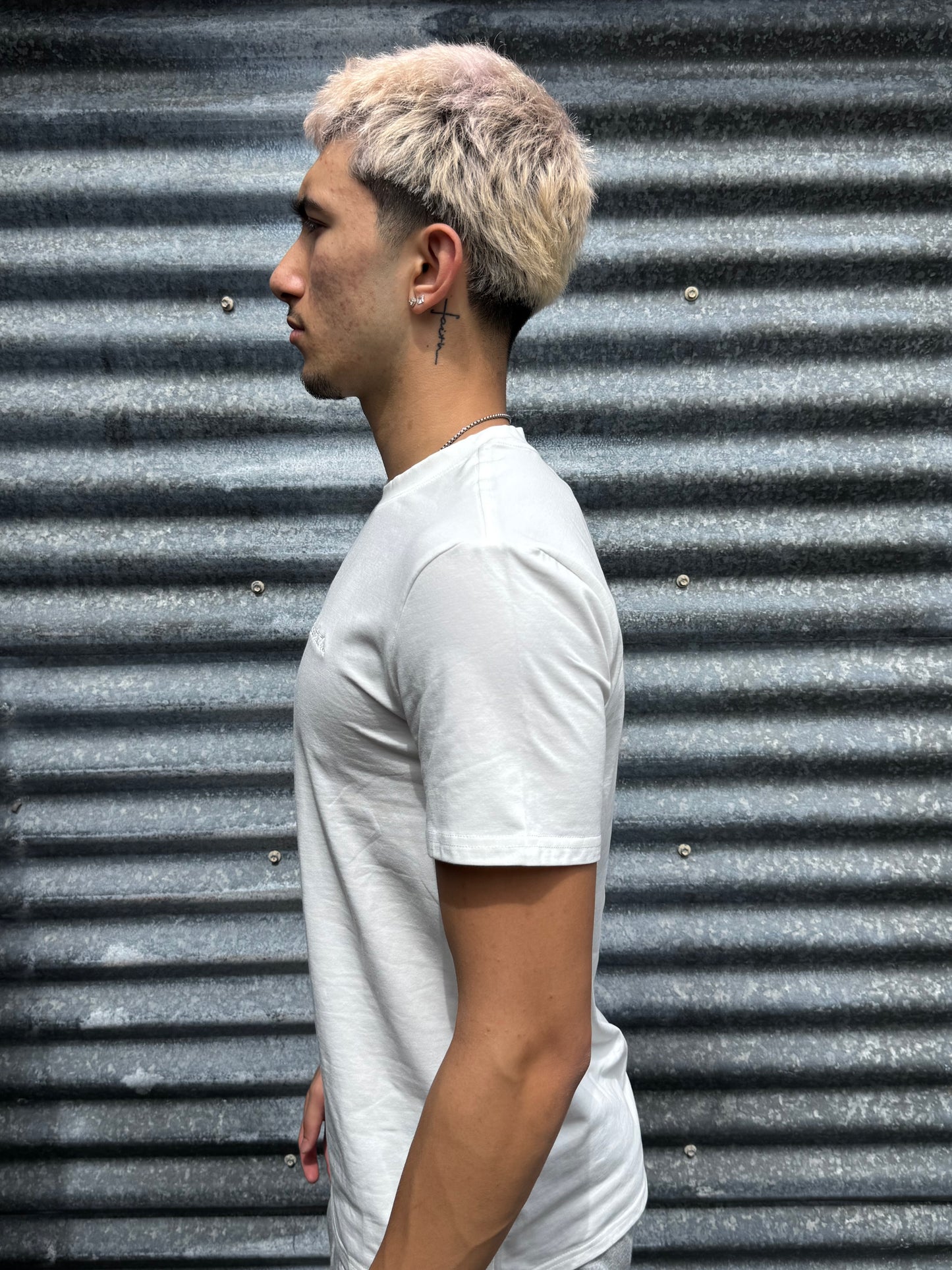 basic white tee
